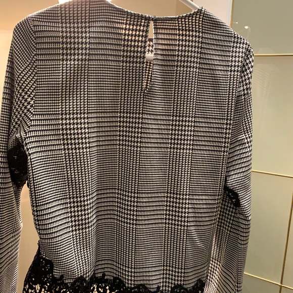 Zara top black in white with black embroidery. Excellent condition - Picture 3 of 8